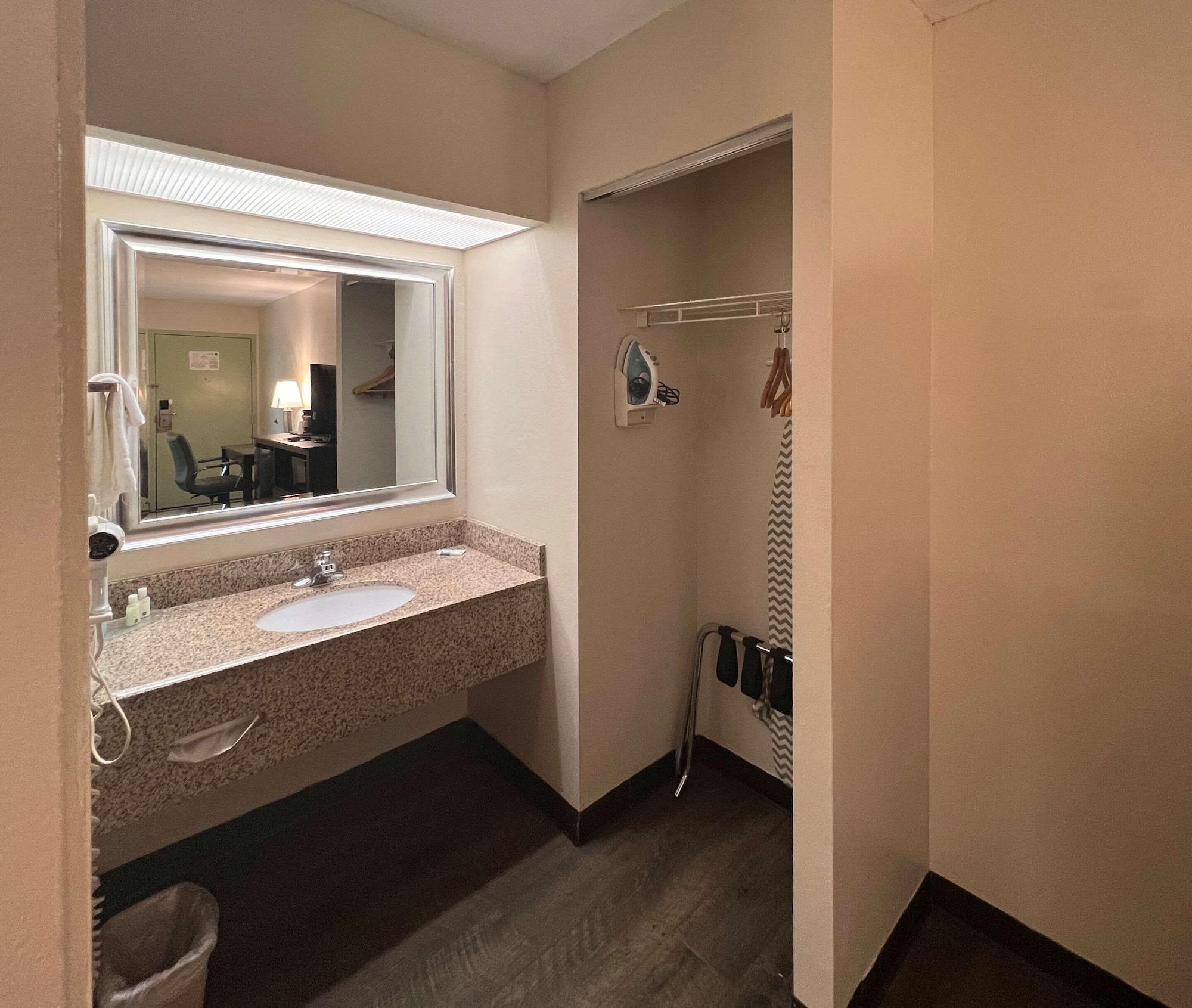 Quality Inn Фолі Екстер'єр фото