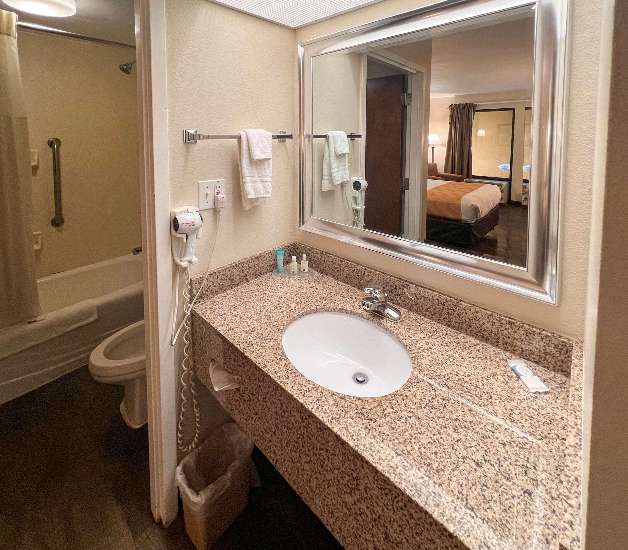 Quality Inn Фолі Екстер'єр фото